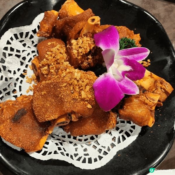 香港其實亦有很多地方有很好的港式美食，如九龍塘南山村，將軍澳...