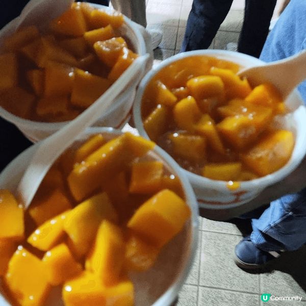 香港其實亦有很多地方有很好的港式美食，如九龍塘南山村，將軍澳...