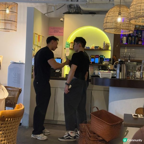 ## 猛男侍應😍泰菜正宗🔥生日必去！