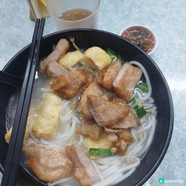 位於太安樓的豬扒春卷米線