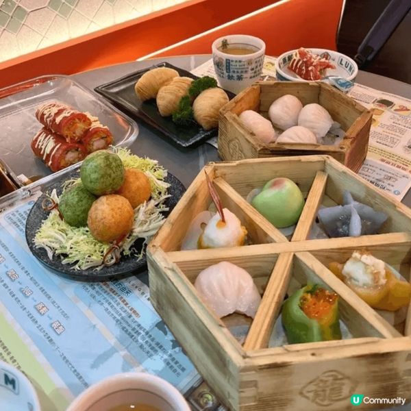 我推薦嘅餐廳係「龍點心 」，因為我係蝦餃嘅愛好者，會經常到唔...