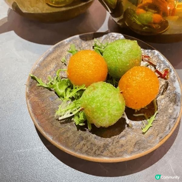 今次同爸爸媽媽一齊嚟到觀塘有特色嘅點心店「龍點心」。每款點心...