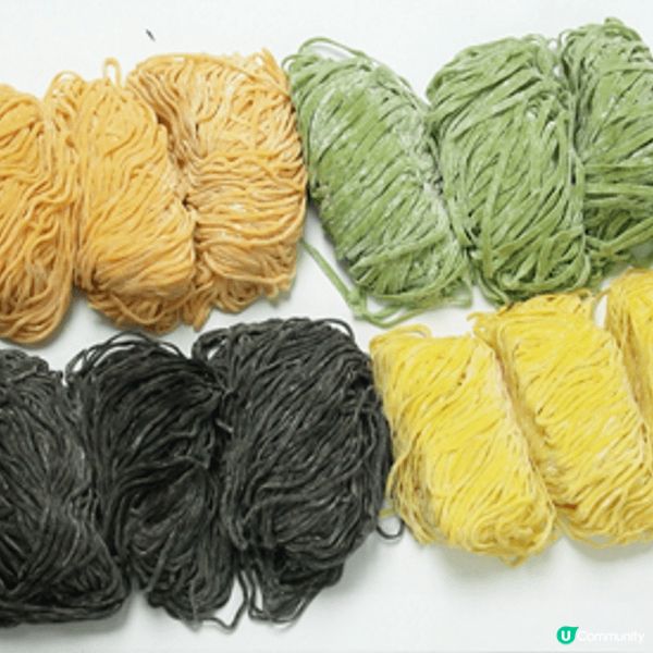 香港特產乾麵，有菠菜麵，有蝦子麵，有墨汁麵，有乾蛋麵，低鹽蝦...