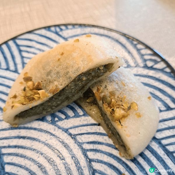 路過佐敦嘉多娜餅店，打算買開心果燒餅，剛好遇到開心果流心撻出...