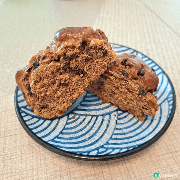 路過佐敦嘉多娜餅店，打算買開心果燒餅，剛好遇到開心果流心撻出...