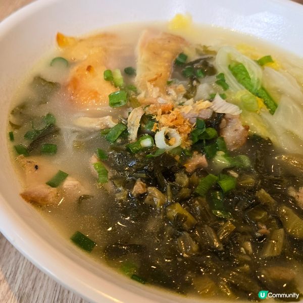 鹽酥雞肉燥流心蛋撈烏冬😋