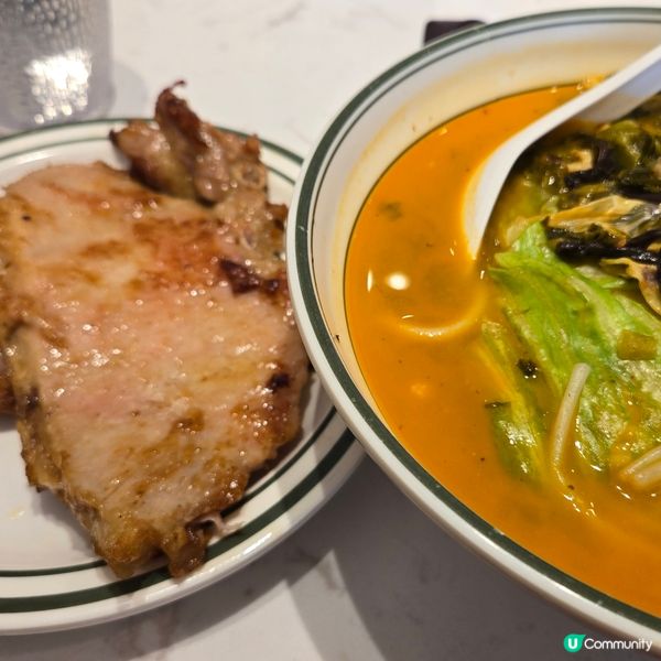 炸豬扒酸酸辣辣米線