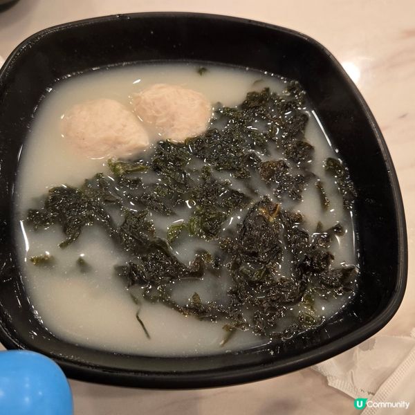 豬軟骨撈公仔麵配豬肉丸紫菜湯