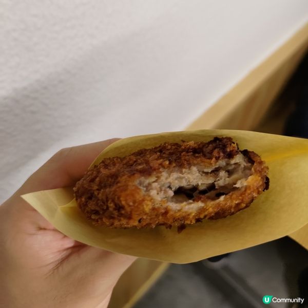 日本淺草必食人氣小食🔥熱辣辣爆汁炸肉餅💜