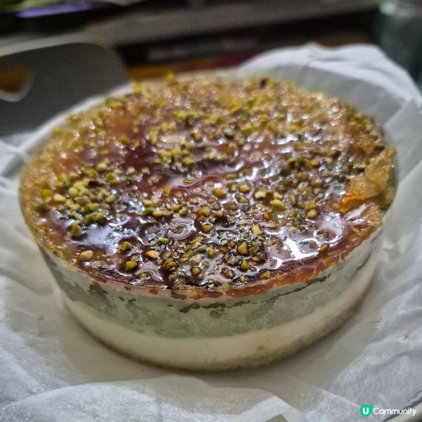 東海堂-新出的焦糖開心果燉蛋芝士蛋糕😋