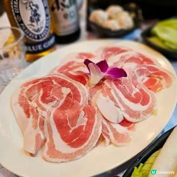 濃郁滋味原隻雞煲花膠湯