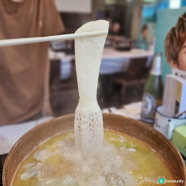 濃郁滋味原隻雞煲花膠湯