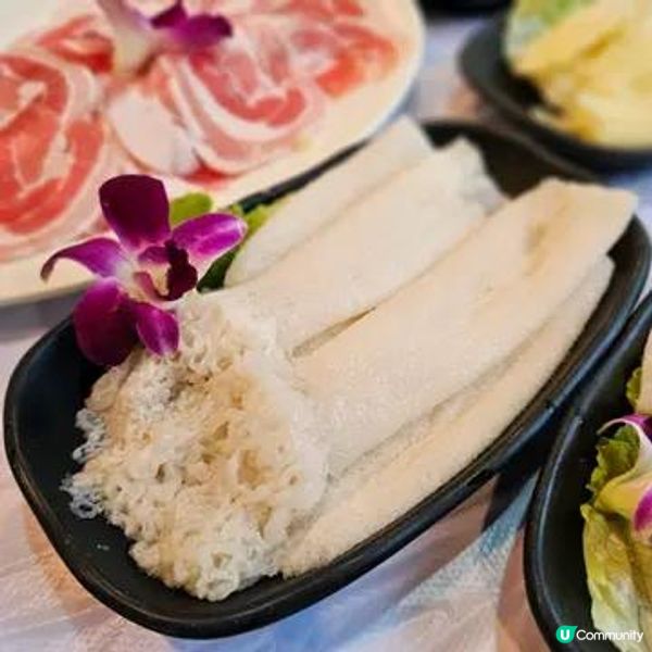 濃郁滋味原隻雞煲花膠湯