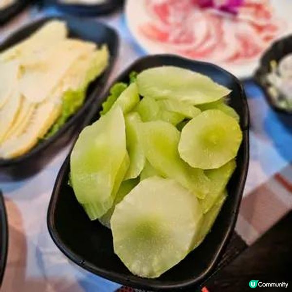 濃郁滋味原隻雞煲花膠湯