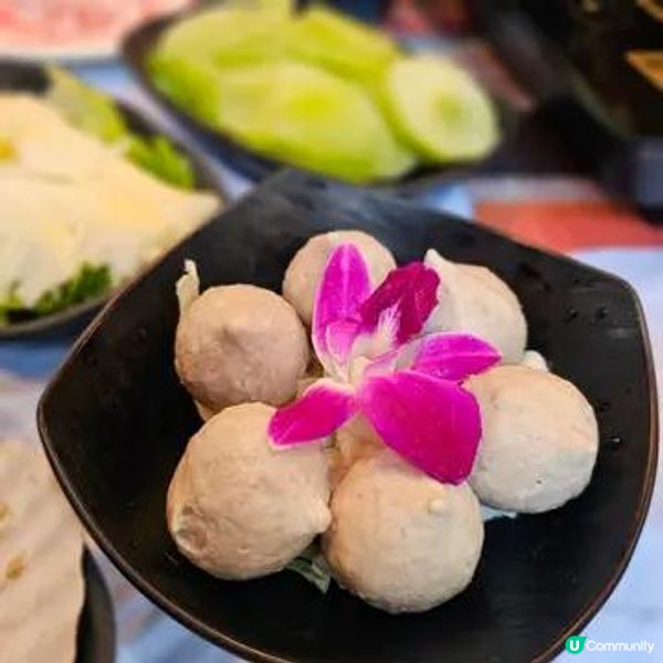 濃郁滋味原隻雞煲花膠湯