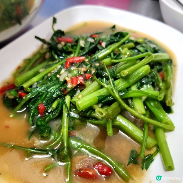 憑著一煲酸辣公仔麵熱爆曼谷，超長人龍米芝蓮街頭名店