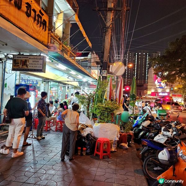 憑著一煲酸辣公仔麵熱爆曼谷，超長人龍米芝蓮街頭名店