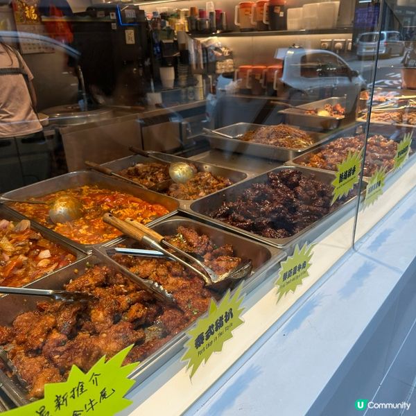 權發小廚兩餸飯，平靚正！😋 觀塘街坊至愛！