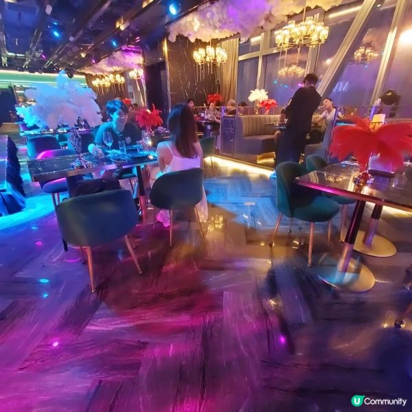 銅鑼灣多元化表演餐廳十八夢