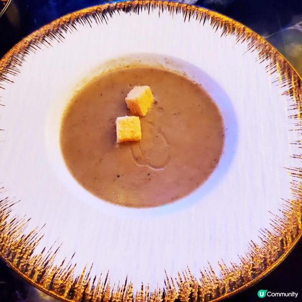 銅鑼灣多元化表演餐廳十八夢