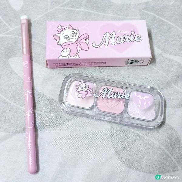 1.  粉紅控必入！💖 聯乘眼影套裝！✨ 靚到爆！😍