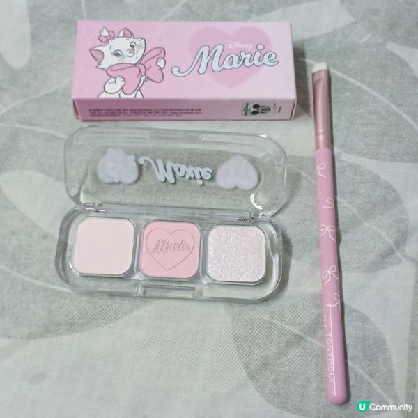 1.  粉紅控必入！💖 聯乘眼影套裝！✨ 靚到爆！😍