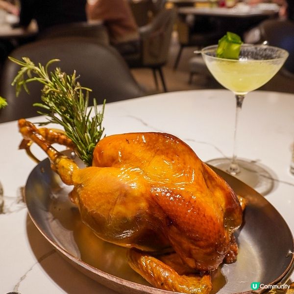 位於中環擺花街的新法式小餐館LALA,由Louise前行政總...