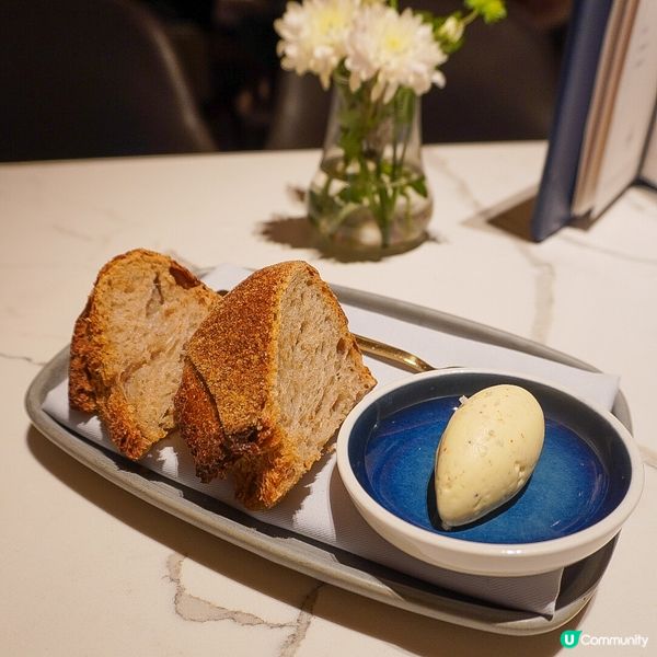 位於中環擺花街的新法式小餐館LALA,由Louise前行政總...