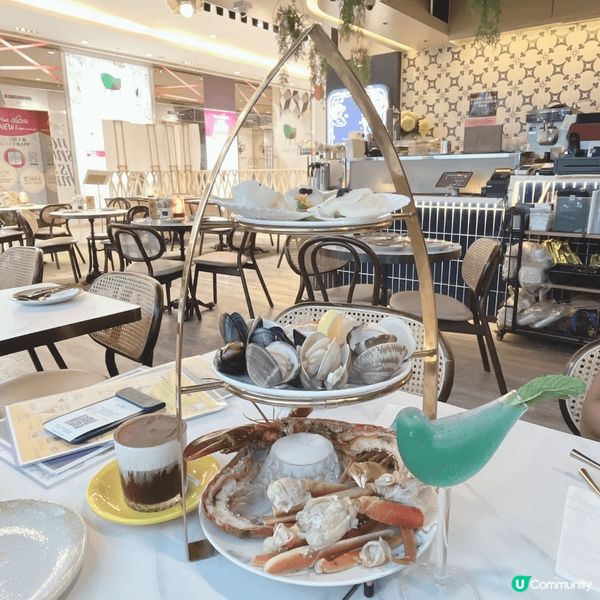 Fast Gourmet 海鮮塔，流心牛角包，環境休閒，食物...