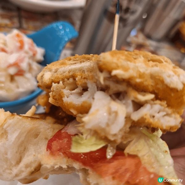 今日中午心血來潮，搵咗間好有懷舊feel嘅「老港冰室」醫肚。...