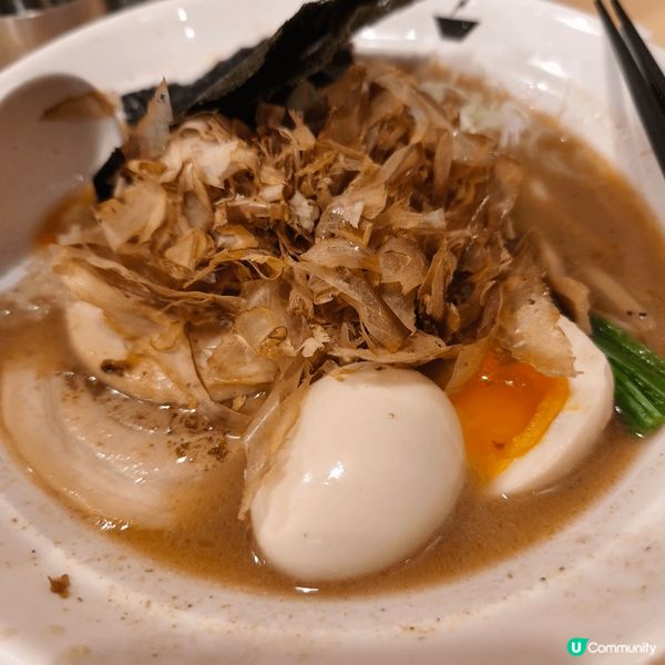處於旺角的超級隱世美味拉麵！配上溏心蛋跟叉燒，是絕配！