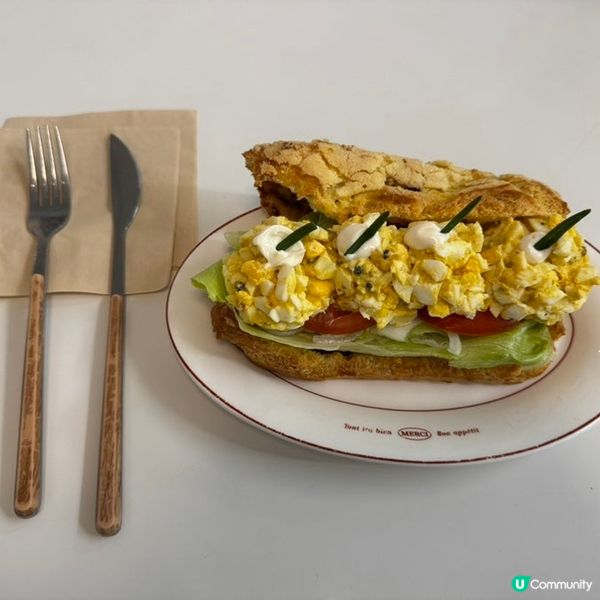 早餐之選~自製爆餡蛋沙律法包