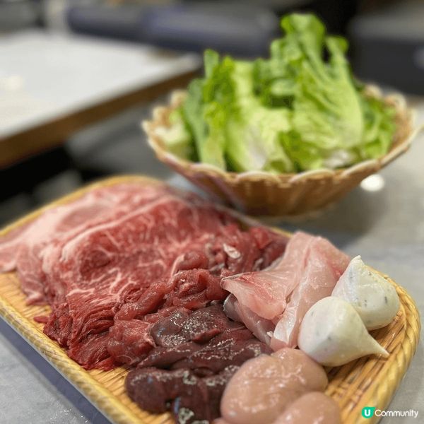 今日就同朋友去左至尊雲吞麵雞煲食放題