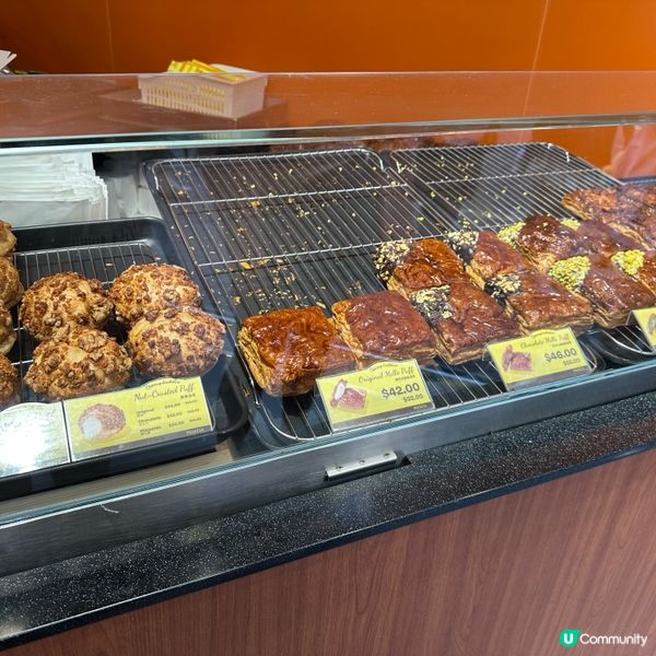 尖咀新開爆漿拿破崙泡芙！🤤 酥皮超脆！😋 快啲去排隊！