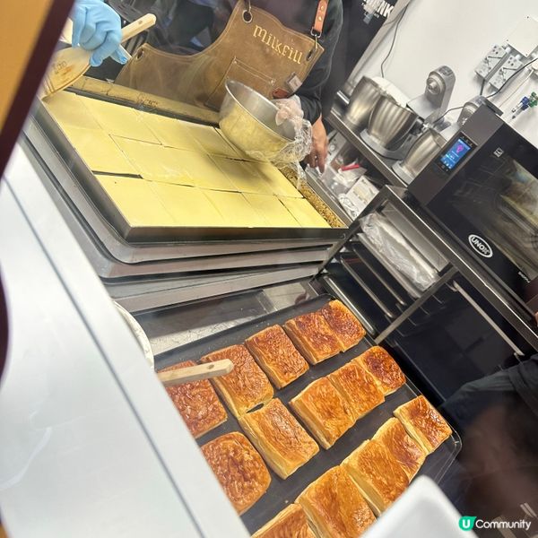 尖咀新開爆漿拿破崙泡芙！🤤 酥皮超脆！😋 快啲去排隊！