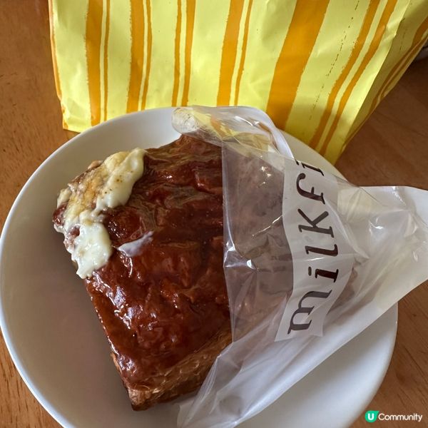 尖咀新開爆漿拿破崙泡芙！🤤 酥皮超脆！😋 快啲去排隊！