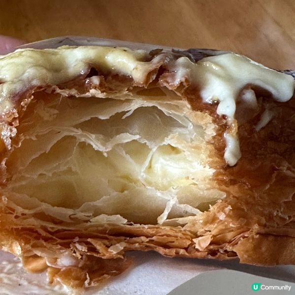 尖咀新開爆漿拿破崙泡芙！🤤 酥皮超脆！😋 快啲去排隊！