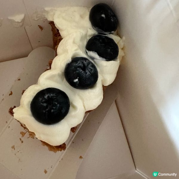 尖咀新開爆漿拿破崙泡芙！🤤 酥皮超脆！😋 快啲去排隊！