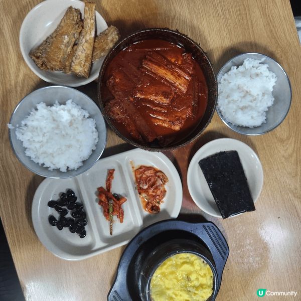 首爾南大門市場“”牙帶魚一條街/巷“”，必吃辣燉牙帶魚辣中帶...