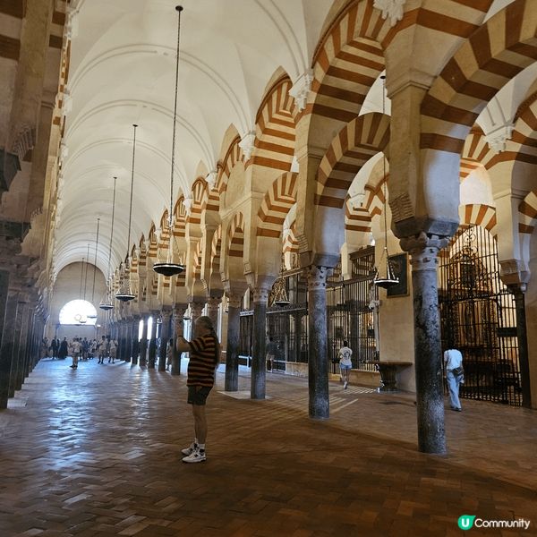 西班牙哥多華的清真寺大教堂，建築宏偉莊嚴，打卡一流。一