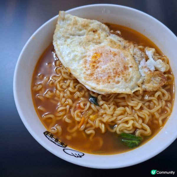 十號風球早餐🍜自己煮公仔麵+煎蛋🍳