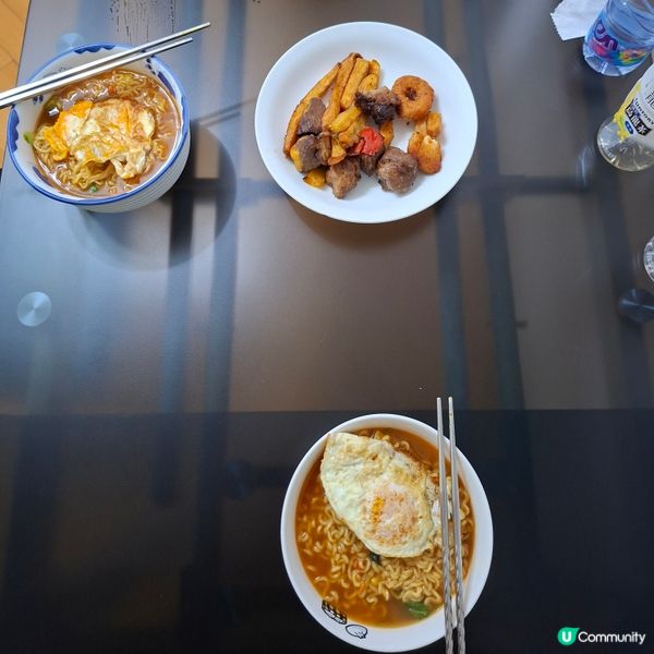 十號風球早餐🍜自己煮公仔麵+煎蛋🍳