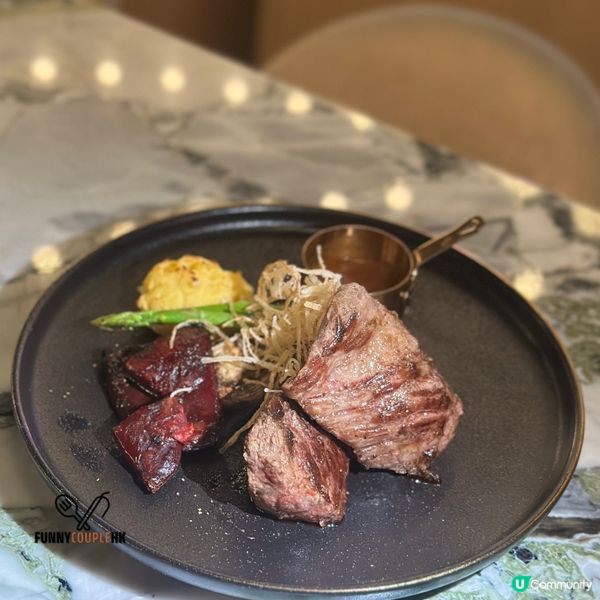 銅鑼灣英式歌舞廳！🎤🎶 美食+表演！😋