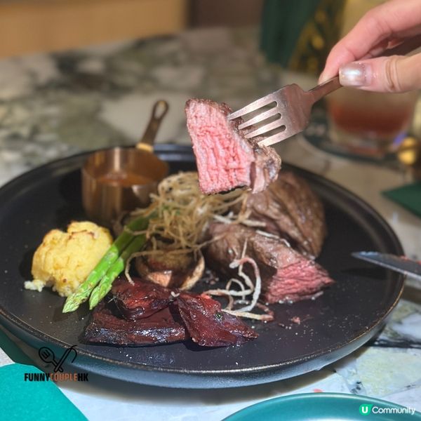 銅鑼灣英式歌舞廳！🎤🎶 美食+表演！😋