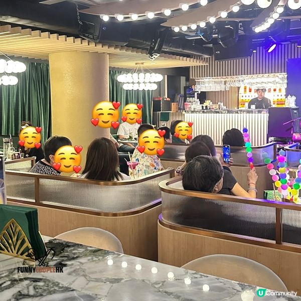 銅鑼灣英式歌舞廳！🎤🎶 美食+表演！😋