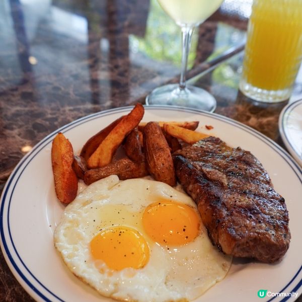 位於太古的 A Poele是一家充滿法式風情的小餐廳,Wee...