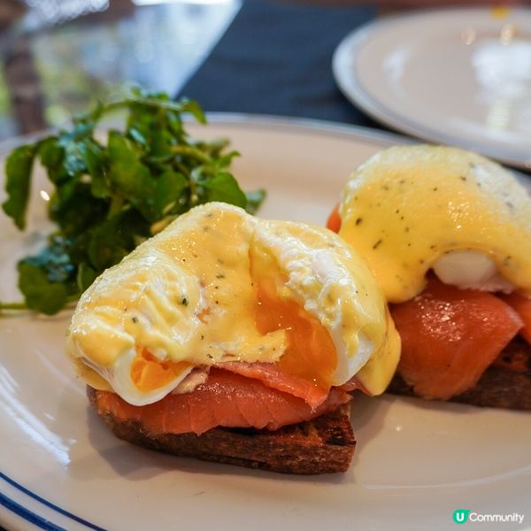 位於太古的 A Poele是一家充滿法式風情的小餐廳,Wee...