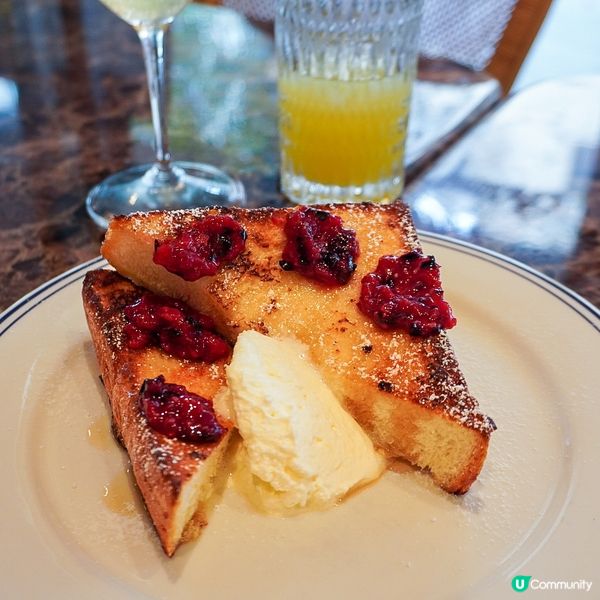 位於太古的 A Poele是一家充滿法式風情的小餐廳,Wee...