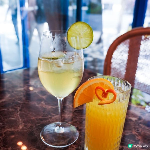 位於太古的 A Poele是一家充滿法式風情的小餐廳,Wee...