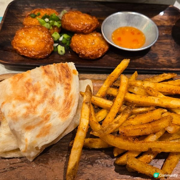 芝士火腿手抓餅+墨魚餅